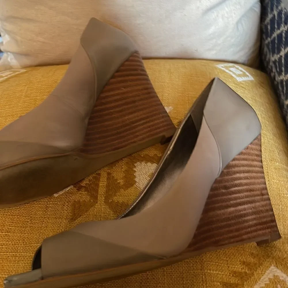 Banana Republic Leather Wedges